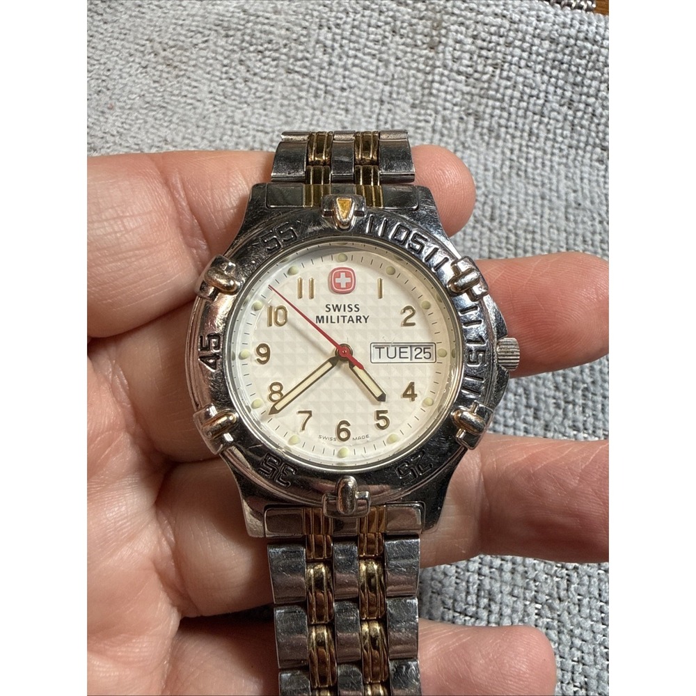 Swiss Military Swiss Army 100m Diver Two Tone Men Watch With New Battery!